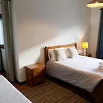 Casa Pedravedra 게스트하우스 *